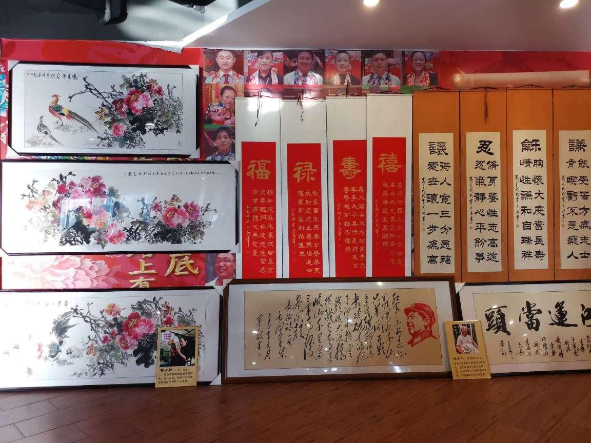 我朋友吸毒被人举报把他放网上了合法吗